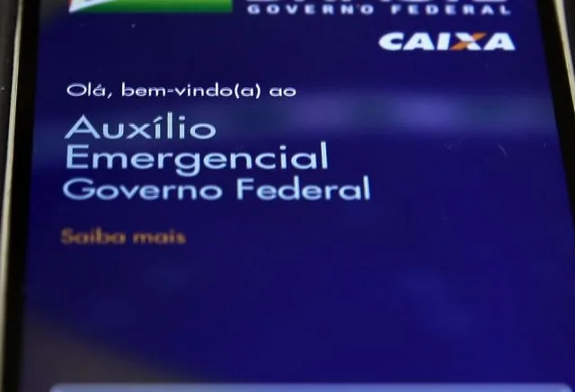 Auxílio emergencial: nascidos em fevereiro e março recebem neste sábado