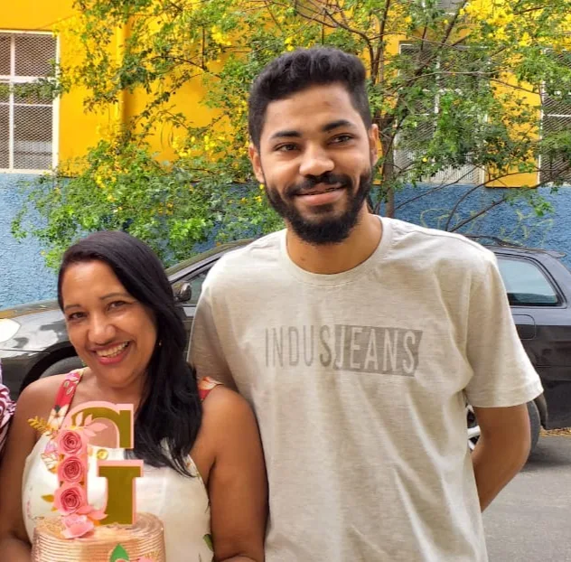 Na fila do transplante, filho recebe rim da mãe no Hospital Evangélico de Vila Velha