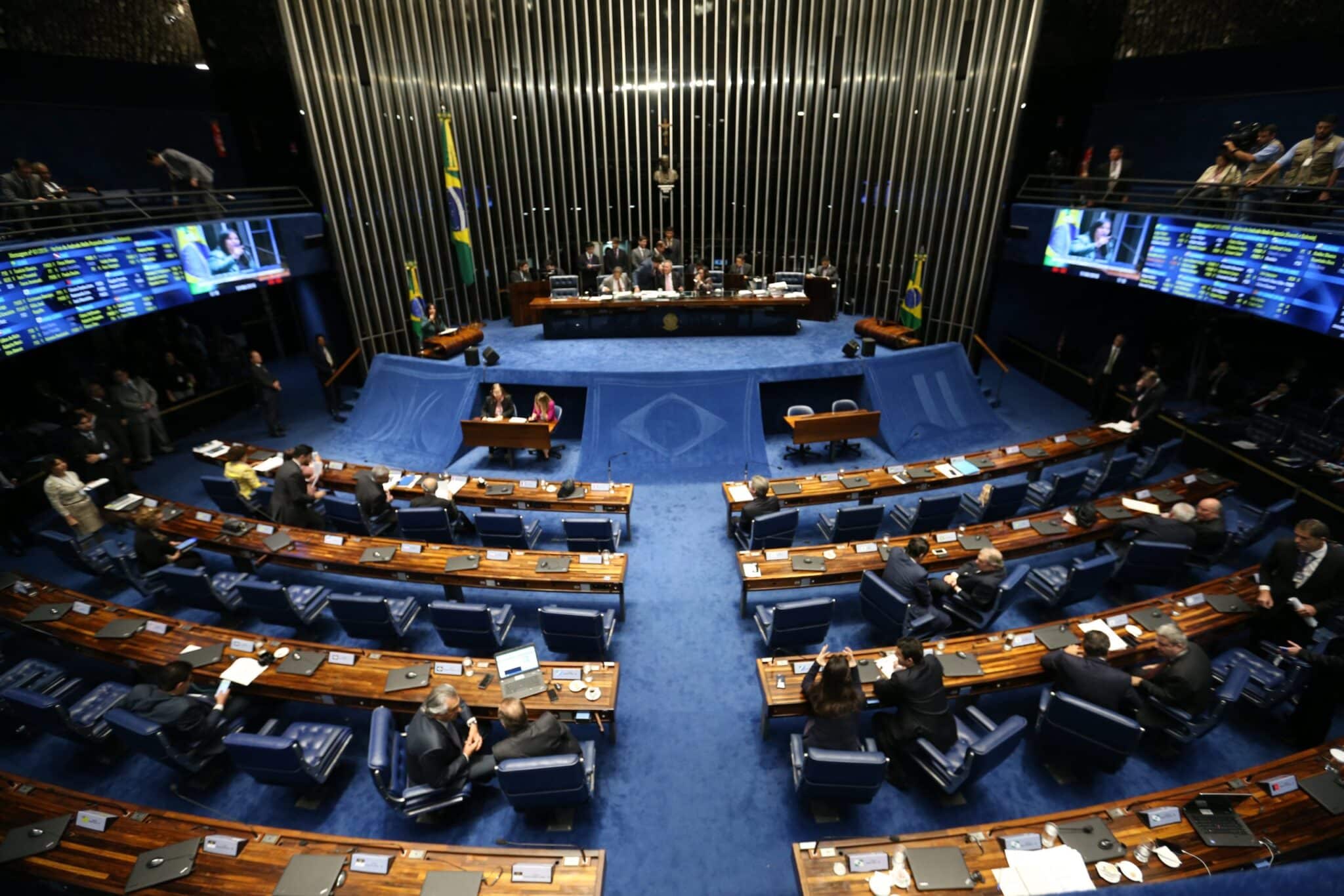 Brasília - Senadores discutem a PEC 31/2016, que prorroga a Desvinculação de Receitas da União (DRU) e cria mecanismo semelhante para estados, Distrito Federal e municípios (Fabio Rodrigues Pozzebom/Agência Brasil)