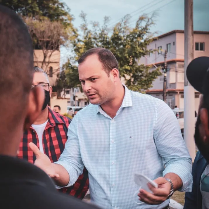 Vice-prefeito de Vila Velha é atingido por tiro e passa por cirurgia