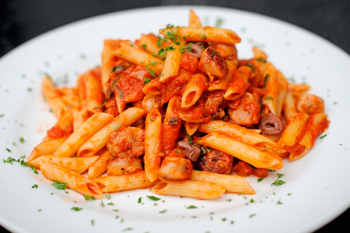 Receita de massa de penne ao sabor brasileiro