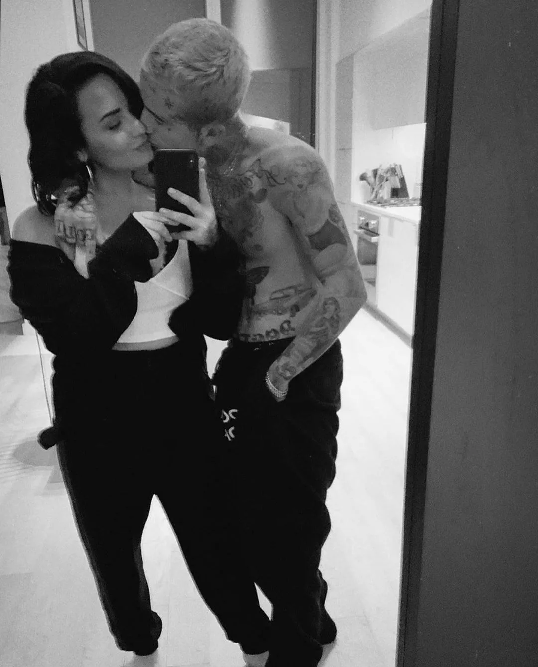 Cantora Demi Lovato assume namoro com Austin G. Wilson