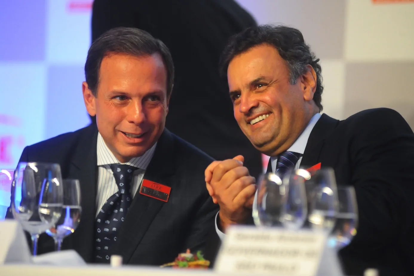 Escolha de líder do PSDB reedita embate entre Aécio e Doria