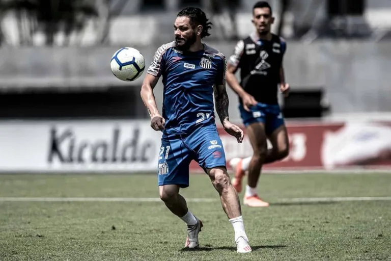 Desfalcado, Santos pega o Vasco para voltar a sonhar com a briga pelo título