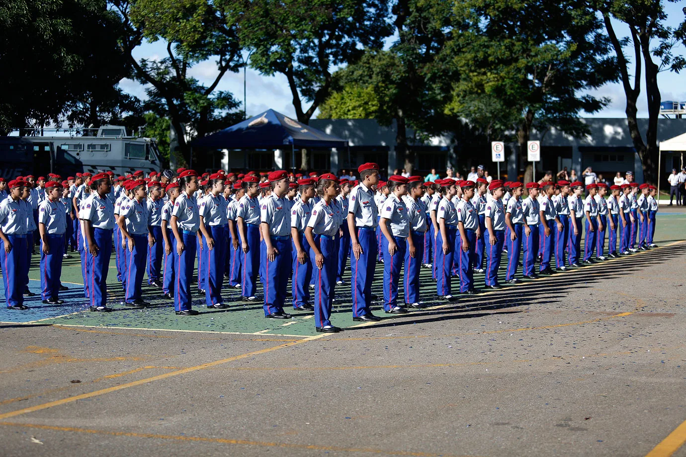 Quinze Estados e DF aderiram ao Programa de Escolas Cívico-Militares, diz MEC