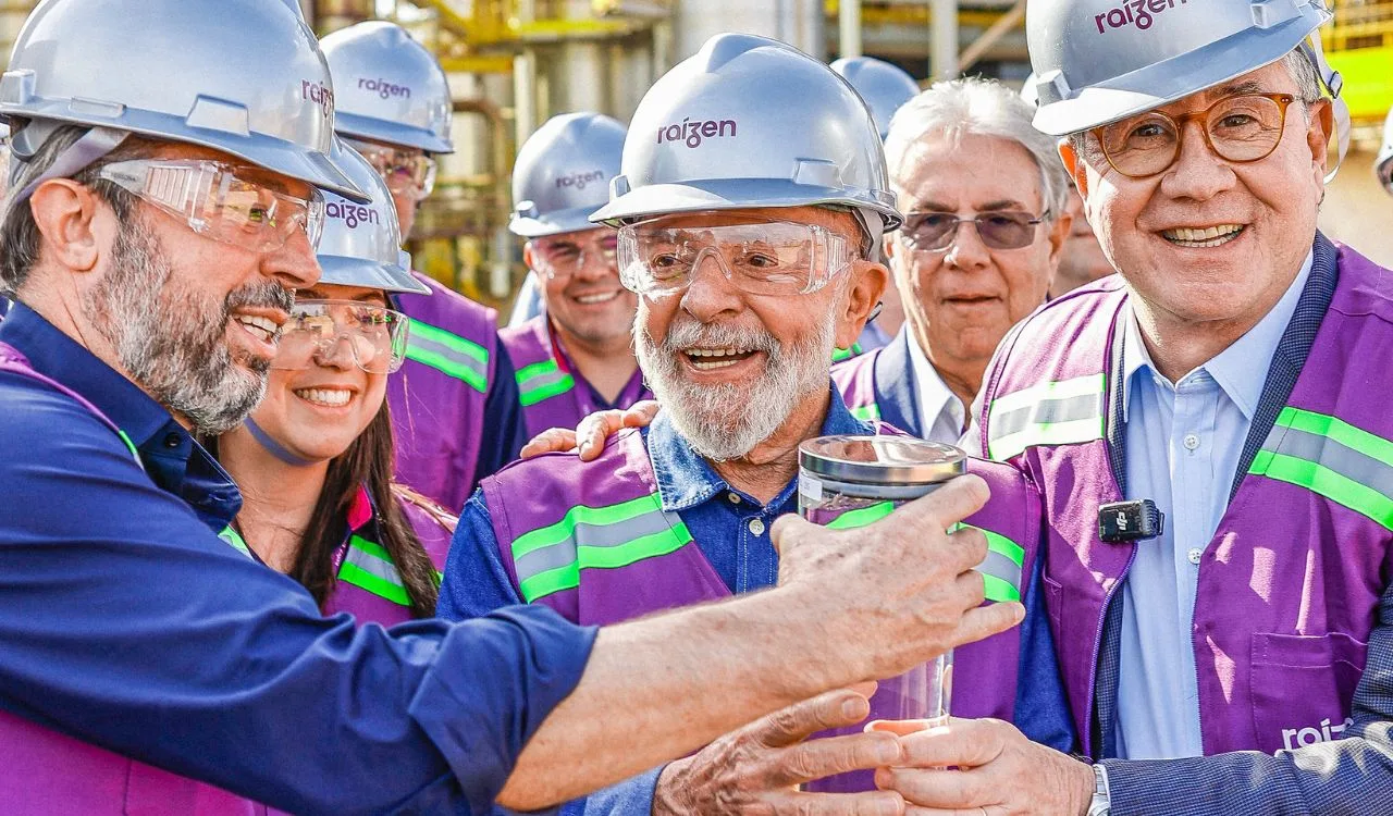 "Se tiver gosto de álcool, até que é bom", diz Lula sobre bagaço de cana