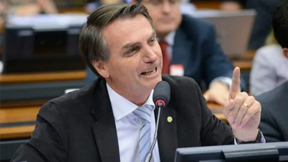 'Está crescendo a tendência de caminhoneiros de parar o Brasil', diz Bolsonaro