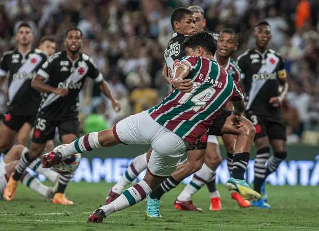 Com tabu em jogo, Fluminense e Vasco buscam reabilitação em clássico pelo Brasileirão