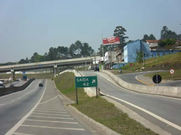 Pai socorre filho atropelado e é morto por caminhão