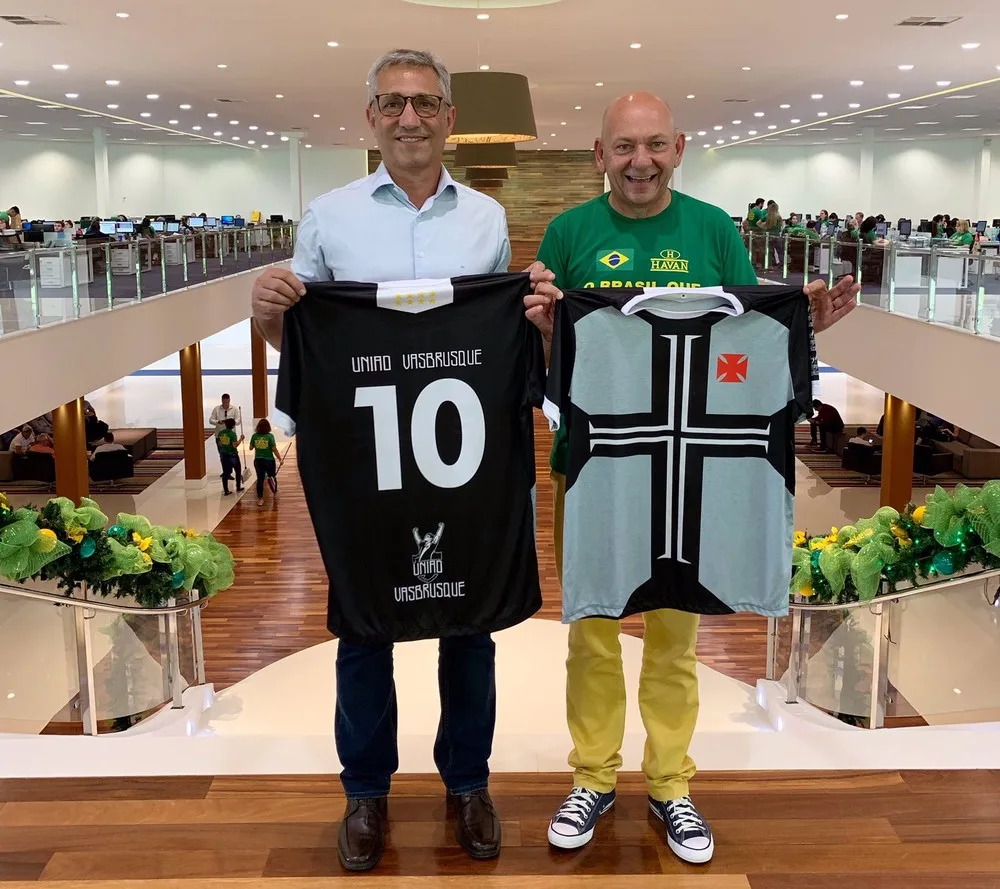 Vasco oficializa parceria da Havan para mangas do uniforme profissional e sub-20