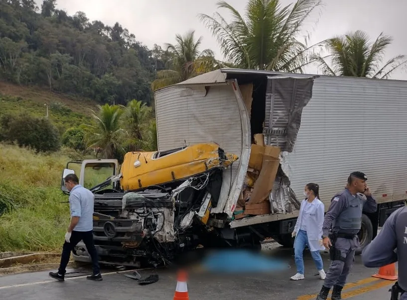 Motorista de caminhão morre em grave acidente no Noroeste do ES