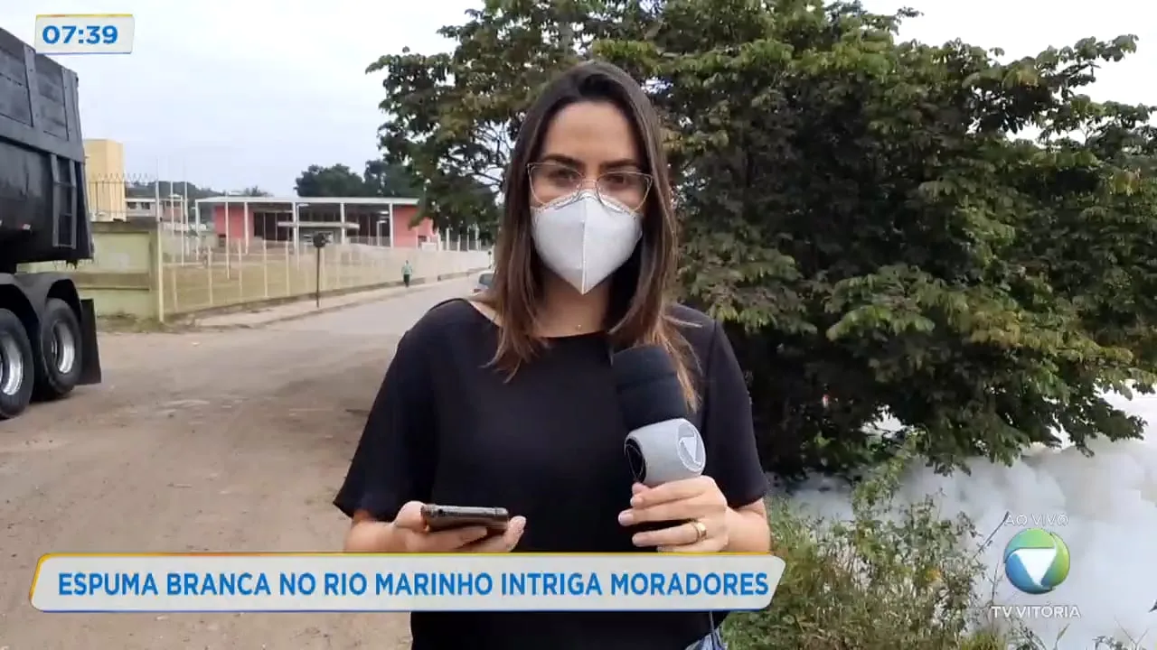 Continua mistério da espuma no rio Marinho