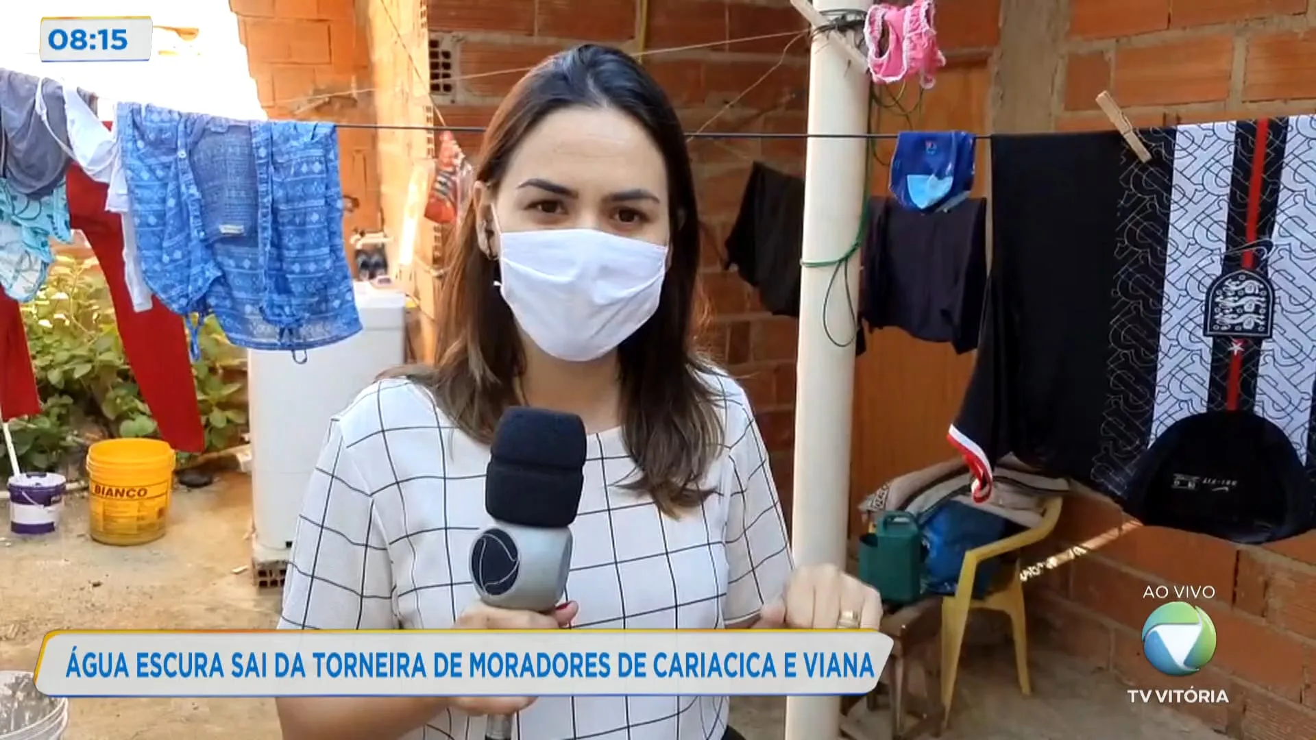 Água escura sai da torneira de moradores de Cariacica e Viana