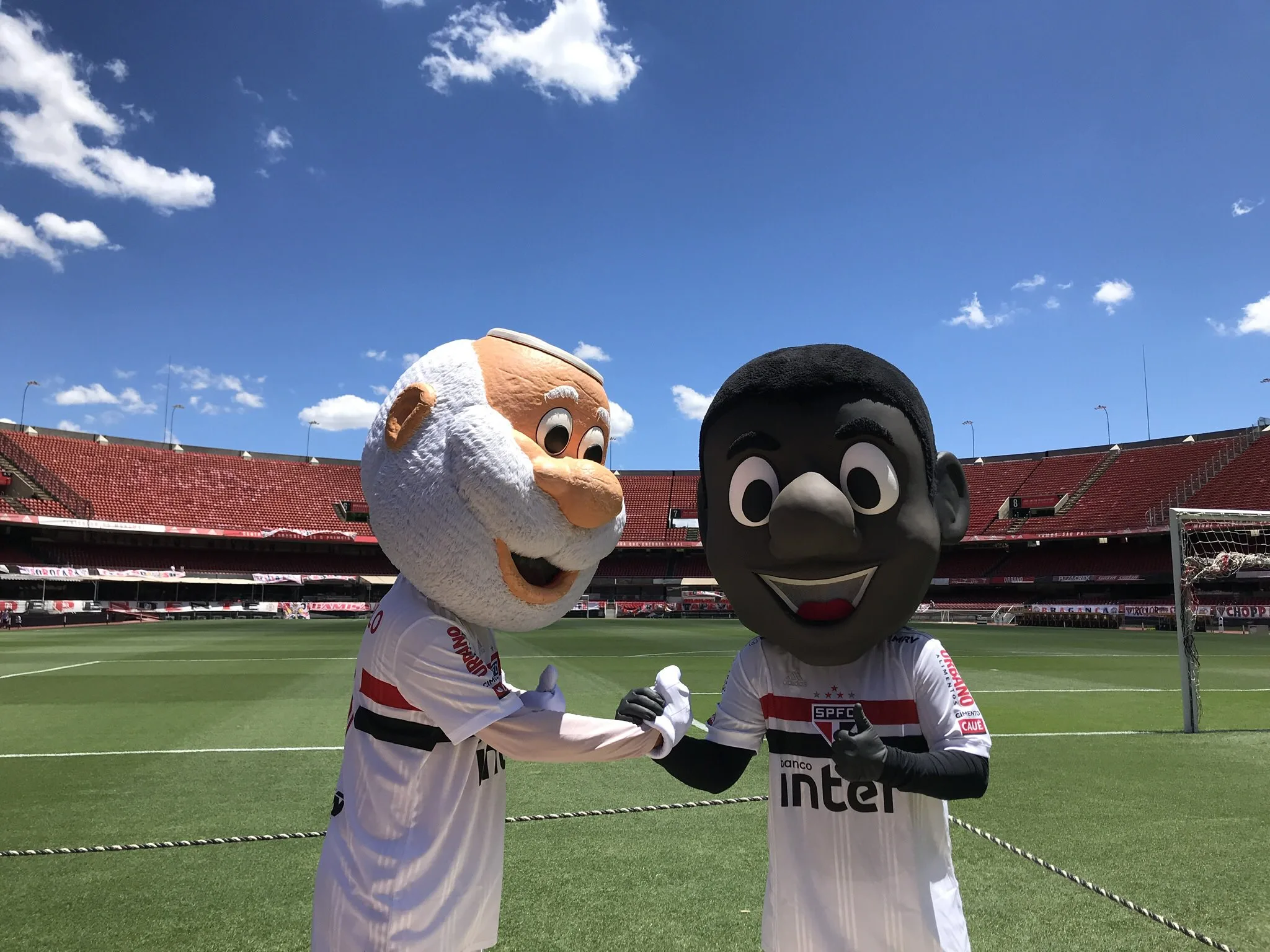 São Paulo estreia mascote negro em homenagem a Leônidas da Silva