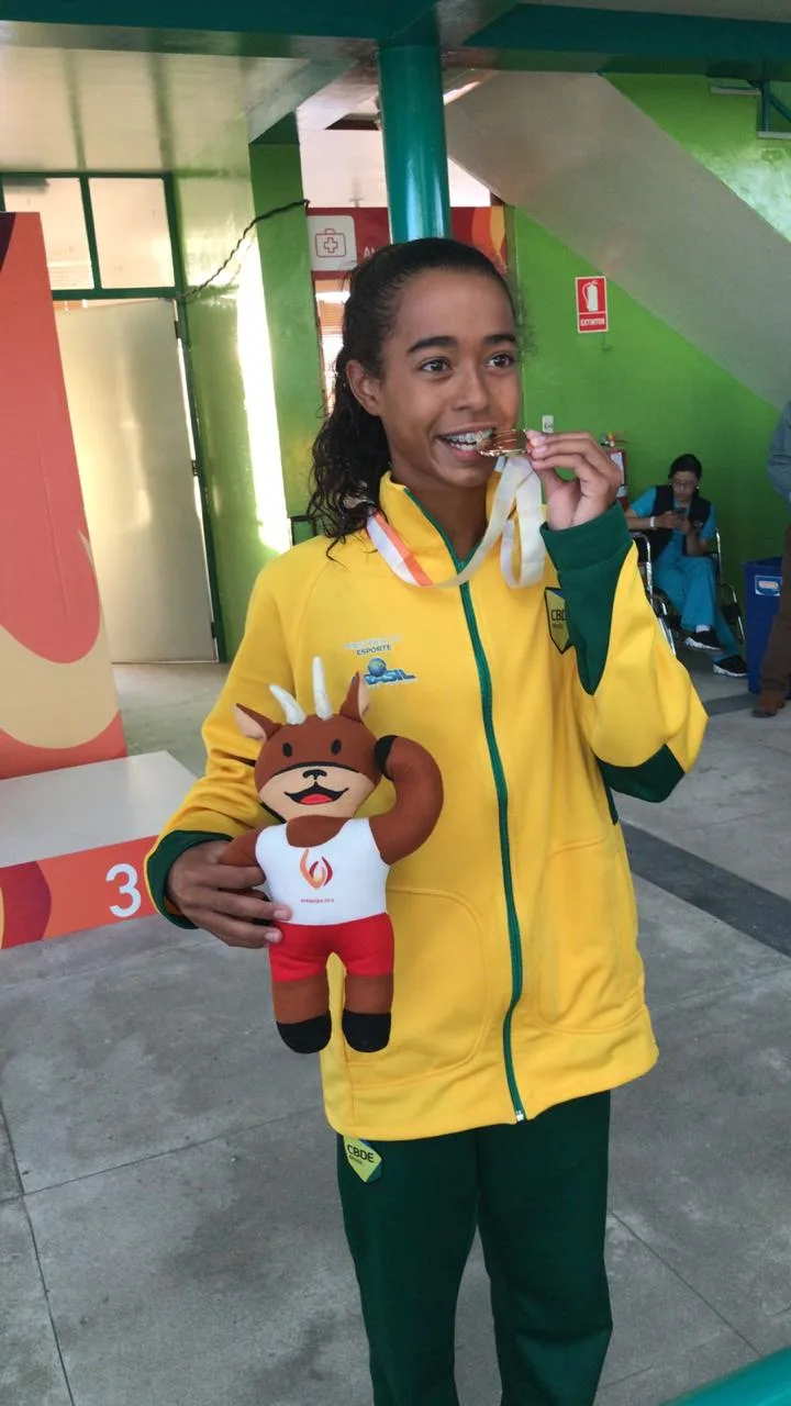 Capixaba conquista três medalhas de ouro no Sul American de Natação no Peru