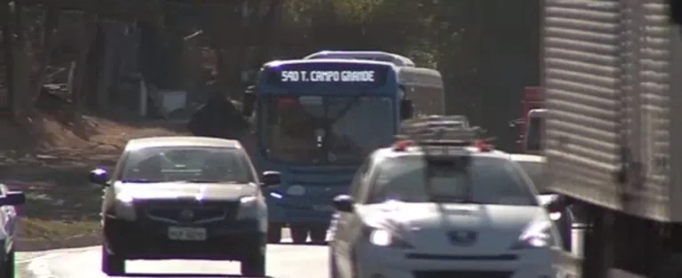 Passageiros são assaltados em ônibus do Transcol na Rodovia do Contorno