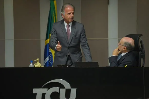 Ministro do TCU dá mais 30 dias para defesa de Dilma sobre contas de 2015