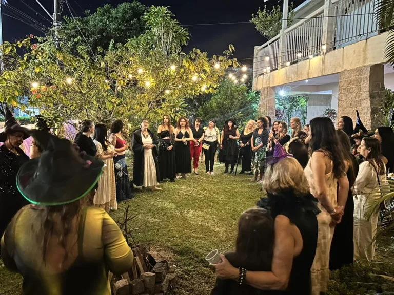 Magia e caldeirão: bruxas realizam primeiro encontro no ES