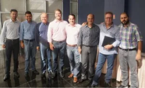 equipe da argalit no lançamento da Elit