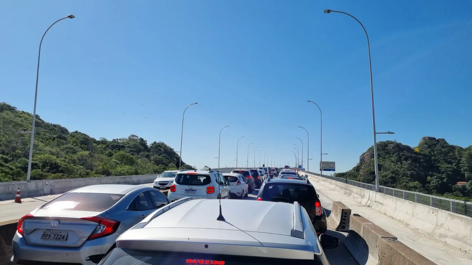 Terceira Ponte com apenas uma faixa em horários de pico complica trânsito