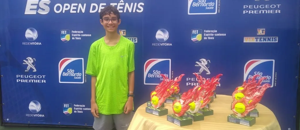 Victor Coelho é campeão na 5ª classe do Circuito Rede Vitória ES Open de Tênis