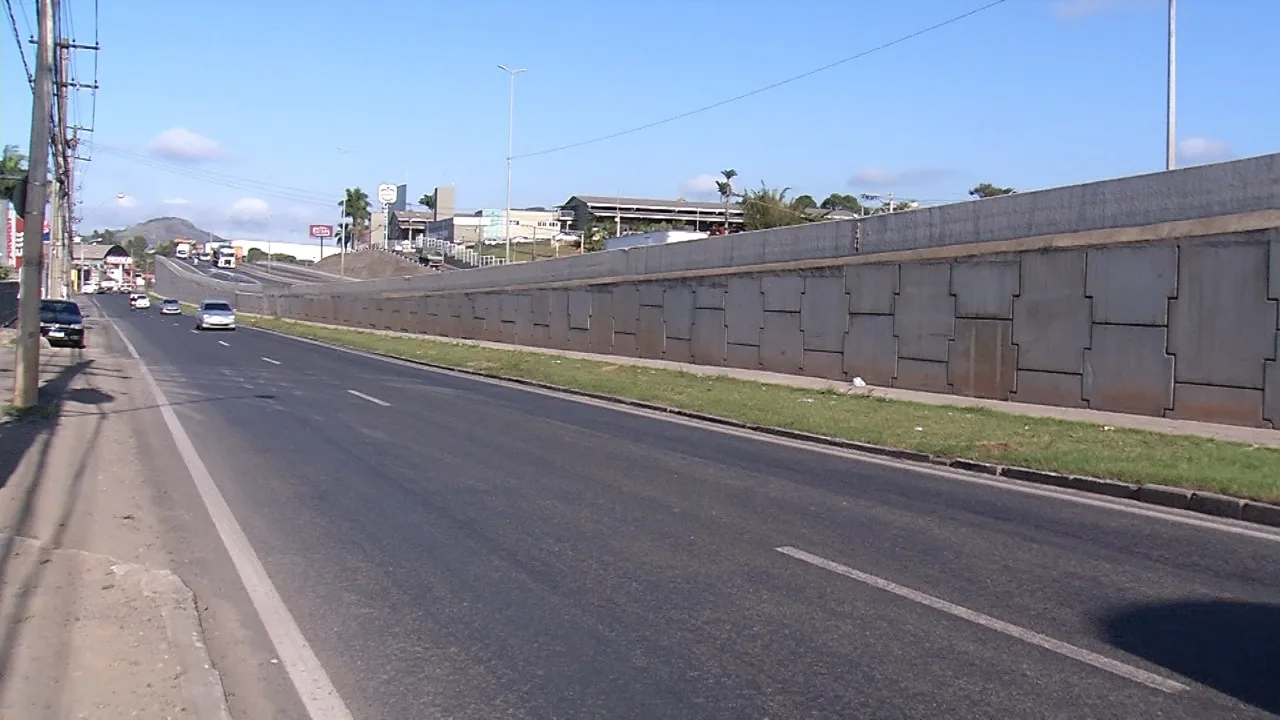 Criminosos invadem transportadora em Cariacica e atiram em proprietário