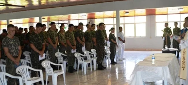 Exército seleciona padres e pastores para capelania