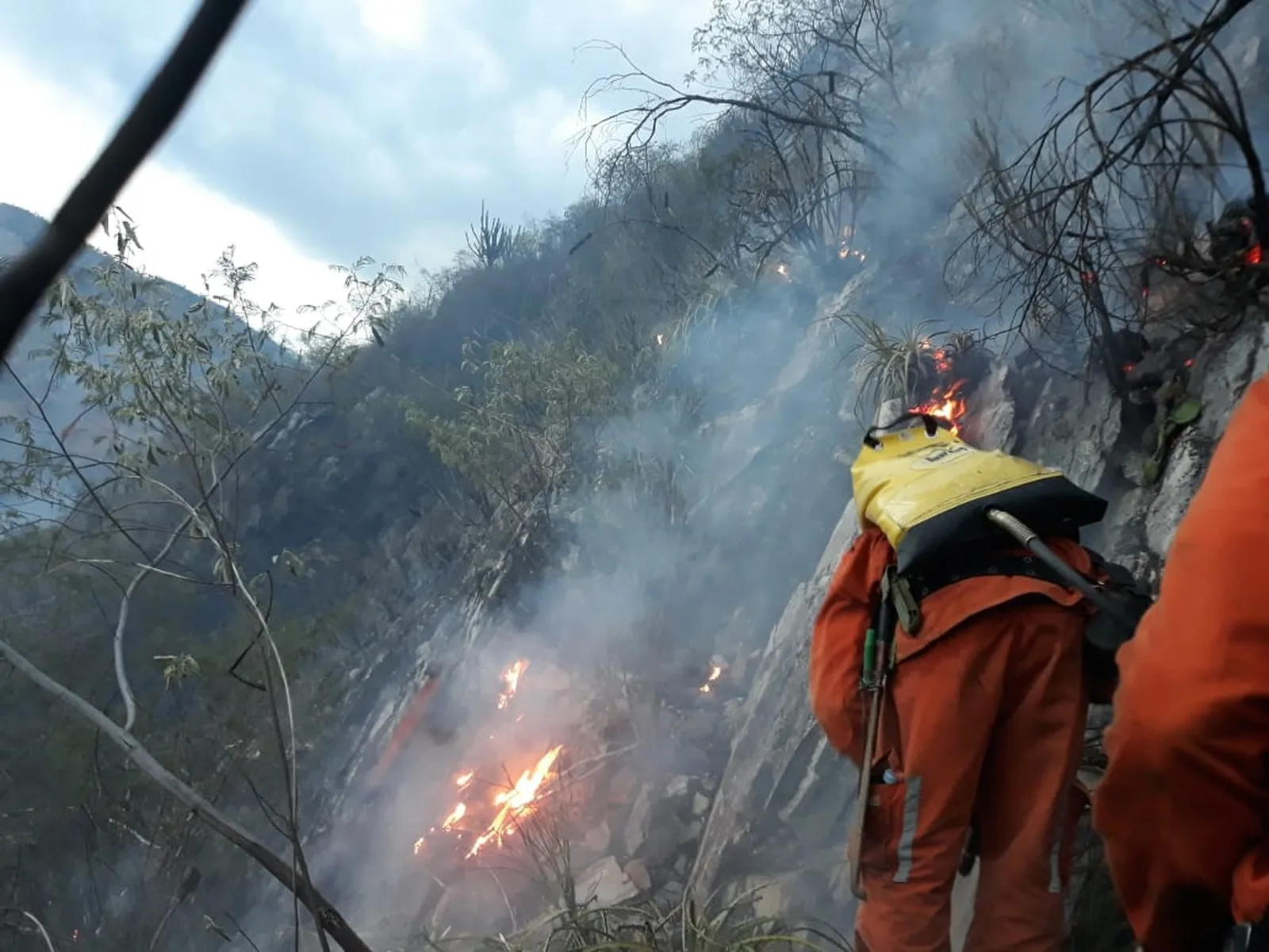 Incêndio de grandes proporções atinge Chapada Diamantina, na Bahia