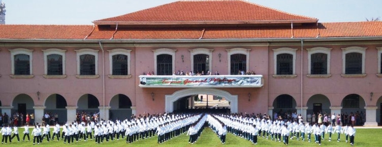 Exército seleciona professores e paga R$ 5,6 mil