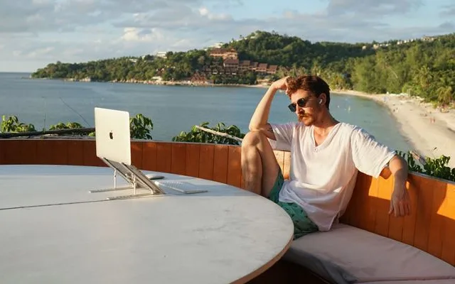 Documentário visa desmistificar nômades digitais