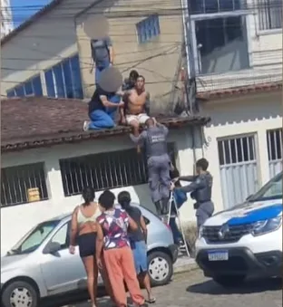 Suspeito de praticar assaltos em Vila Velha é capturado em telhado