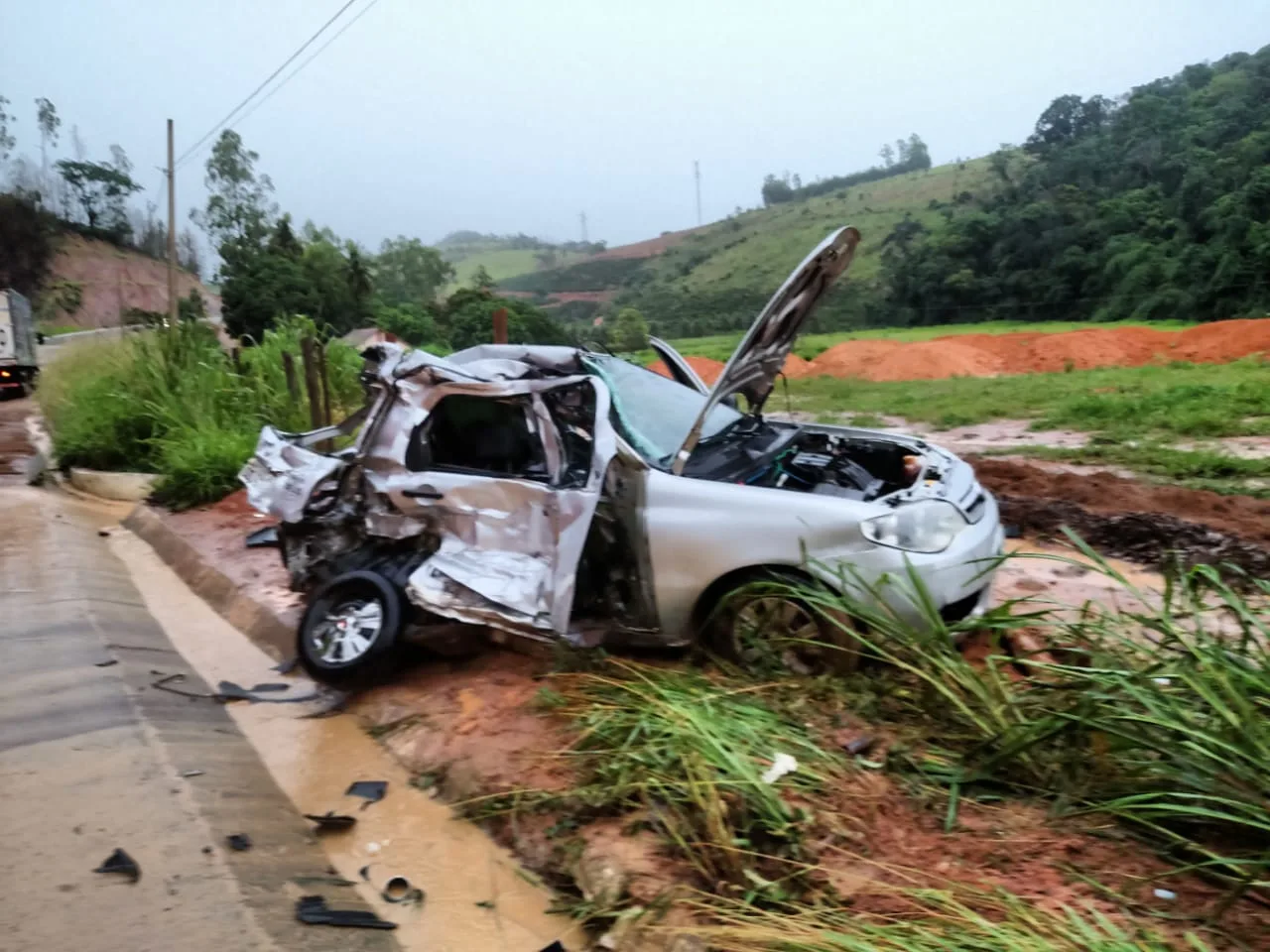 Casal morre e criança fica ferida em acidente no Noroeste do Espírito Santo