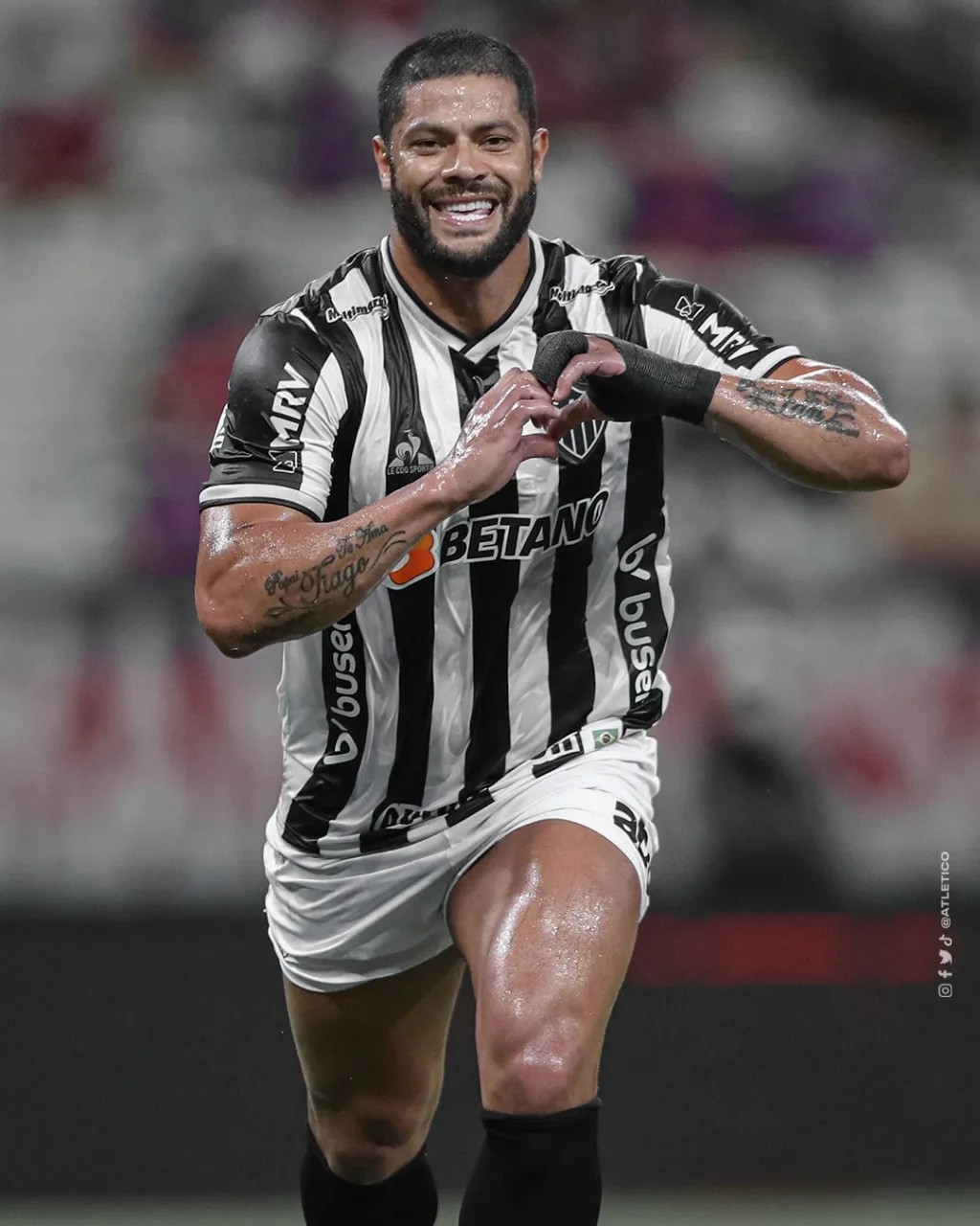 Perto do aniversário, Atlético-MG estende contrato de Hulk até dezembro de 2024