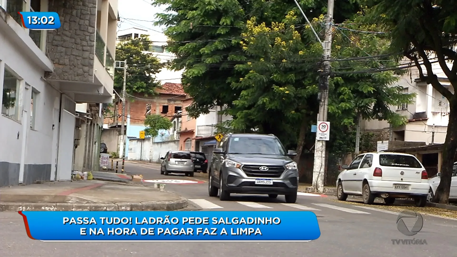 Ladrão pede salgadinho e na hora de pagar faz a limpa em padaria de Vitória