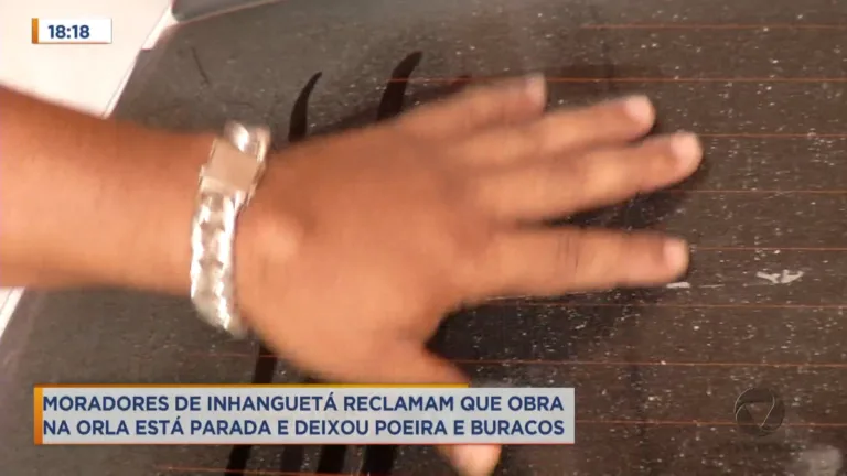 Moradores de Inhanguetá reclamam de obra que está parada na orla e deixou poeira e buracos