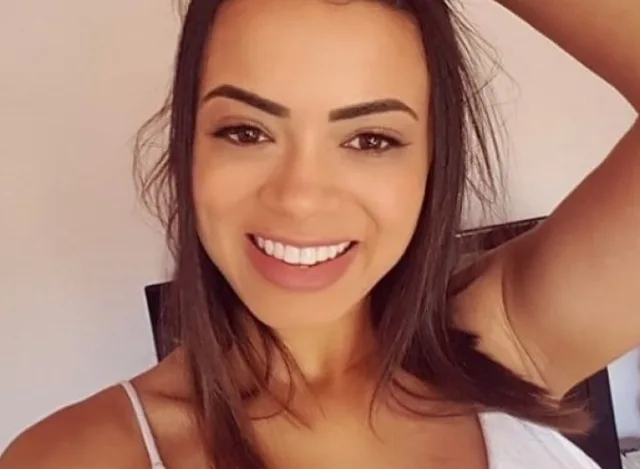 Mulher é morta com tiro na cabeça após ultrapassagem no trânsito