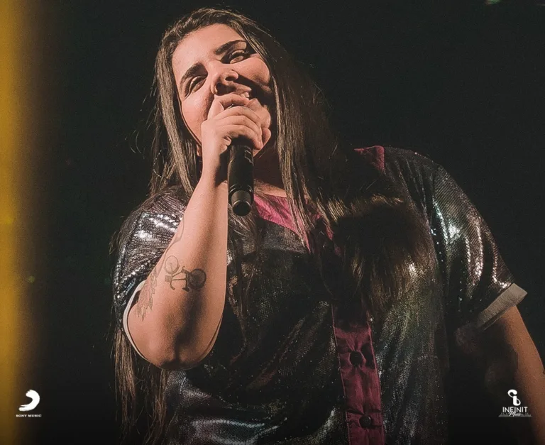 Fenômeno do Sertanejo Universitário, Yasmin Santos se apresenta em Vitória