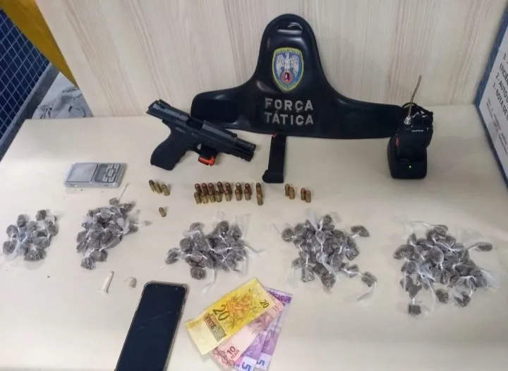 Polícia Militar apreende pistola e 135 buchas de maconha em Guaranhuns