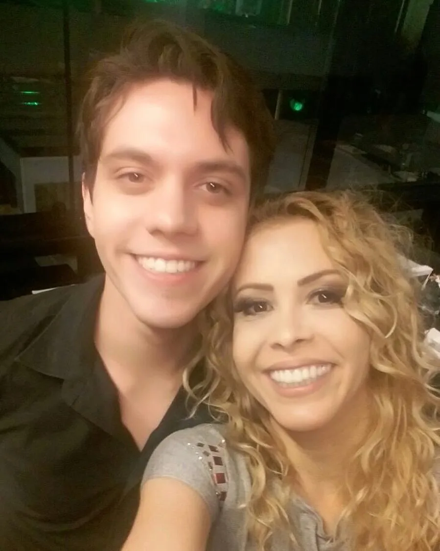 Após reconciliação, Joelma manda recado carinhoso para filho: Eu te amo muitão