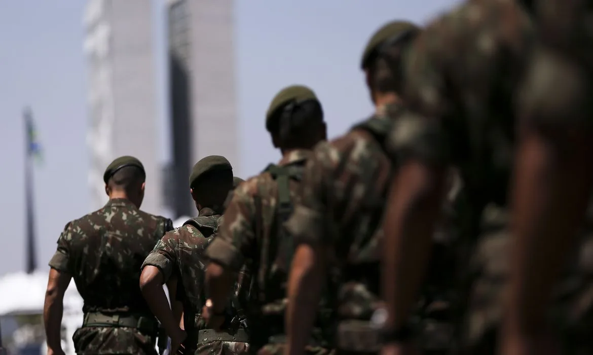 Preparativos finais para o desfile de 7 de Setembro, na Esplanada dos Ministérios.