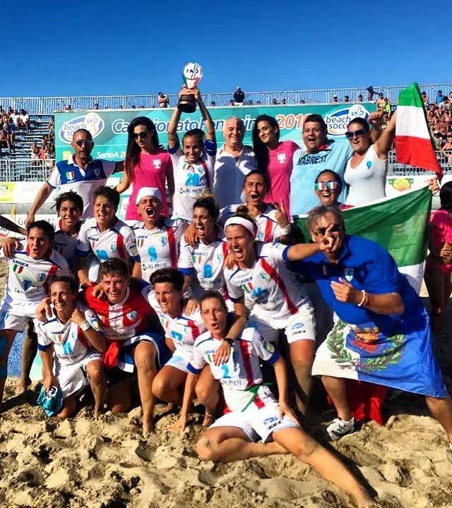 Noele Bastos conquista o Campeonato Italiano de futebol de areia