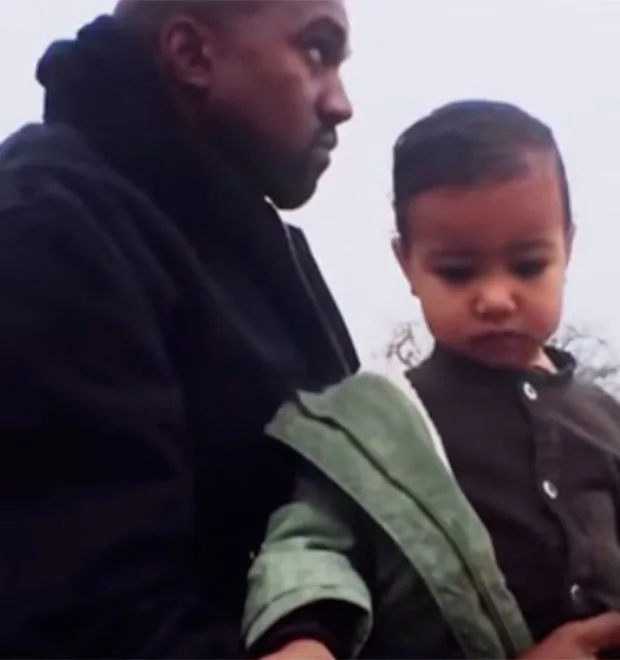 North West faz sua primeira aparição no Keeping Up with the Kardashians!