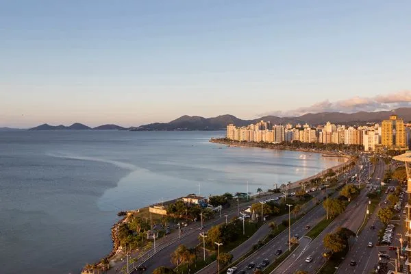 Florianópolis une agito e tranquilidade no carnaval