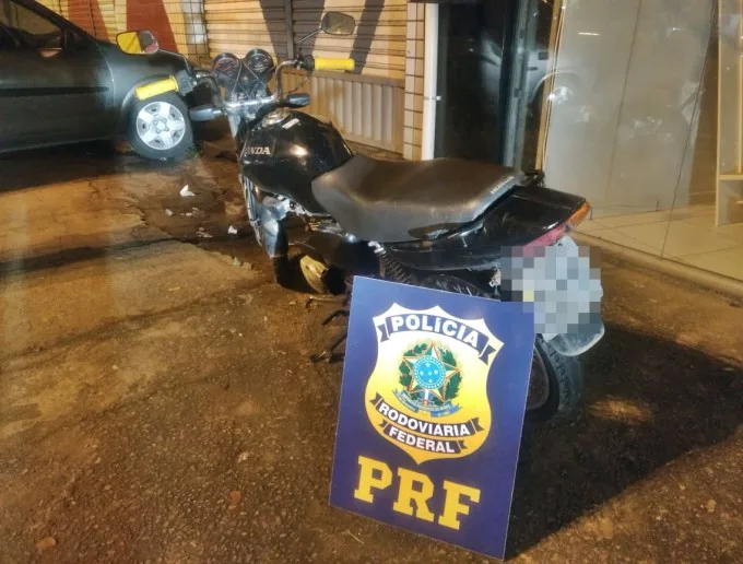 Moto roubada três vezes em menos de um ano é encontrada abandonada em Cariacica