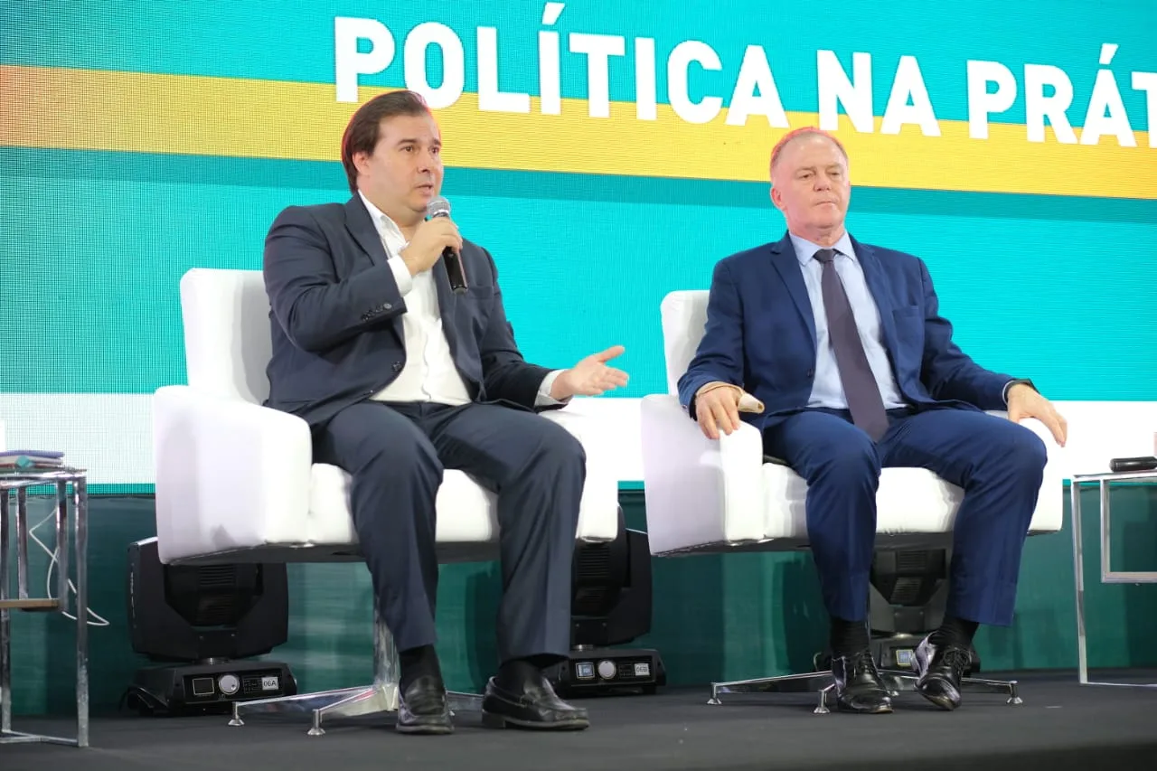 Casagrande sobre declaração de Eduardo Bolsonaro: 'Desconhece toda a atrocidade do AI-5',