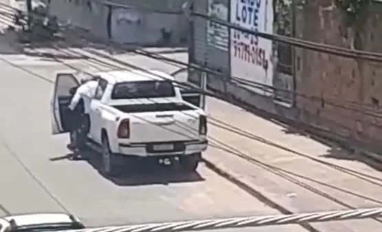 VÍDEO | Sargento da PM é baleado e tem caminhonete roubada em Vila Velha