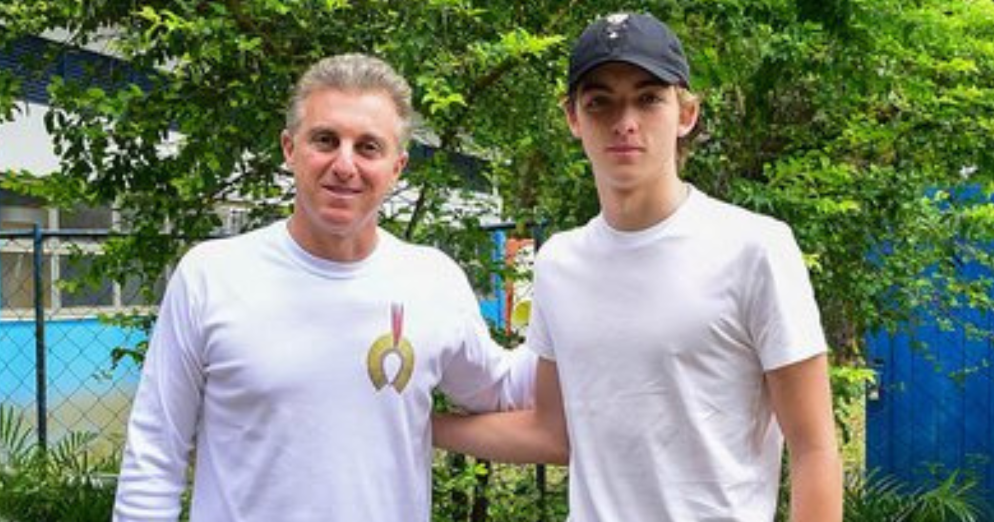 Filho de Luciano Huck fica 40 minutos na fila errada para votar