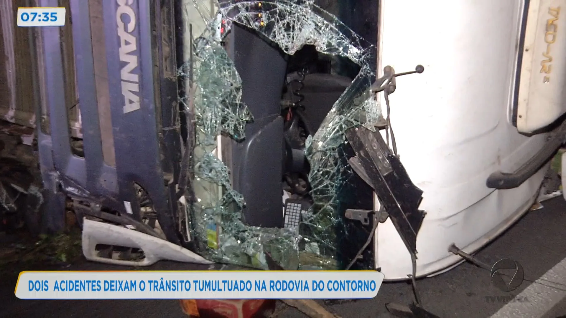 Dois acidentes deixam o trânsito tumultuado na Rodovia do Contorno