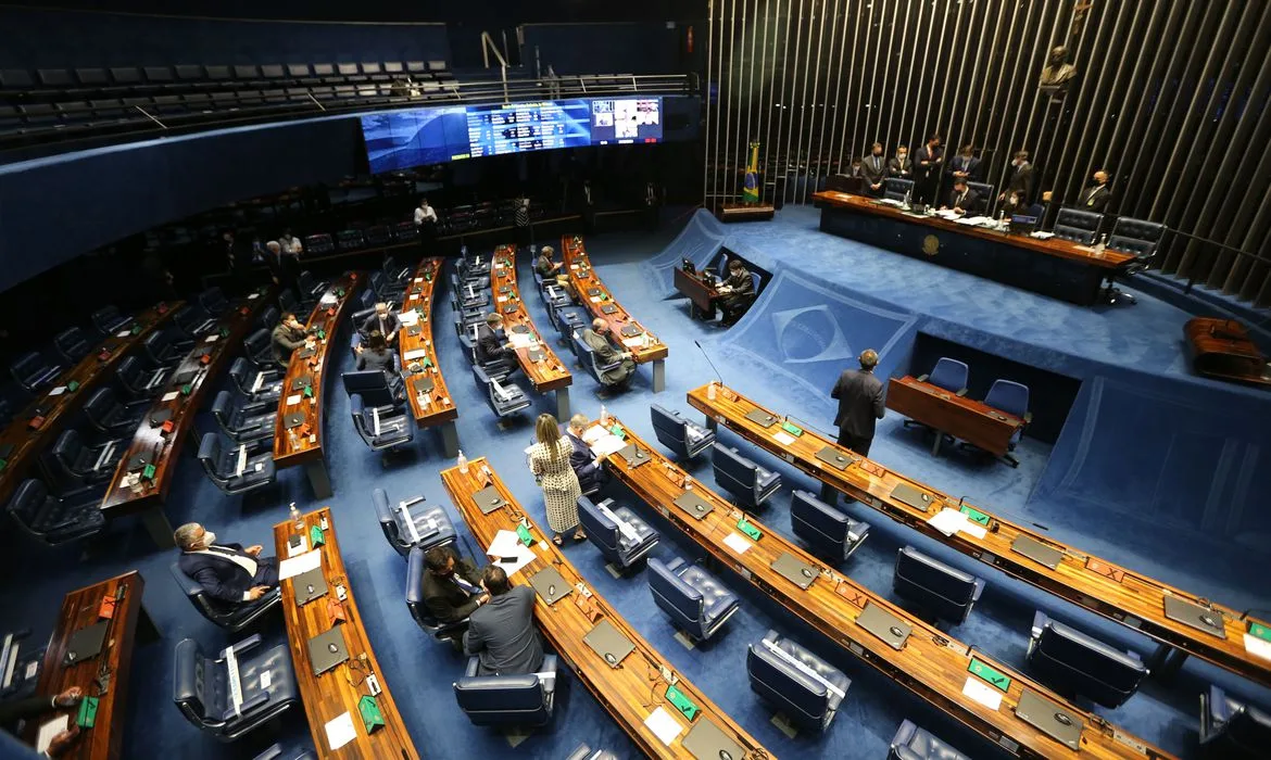 Plenário do Senado Federal durante sessão deliberativa ordinária semipresencial.