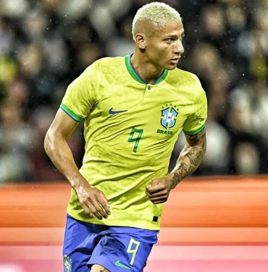 Richarlison quebra jejum da camisa 9 da Seleção Brasileira em Copas do Mundo